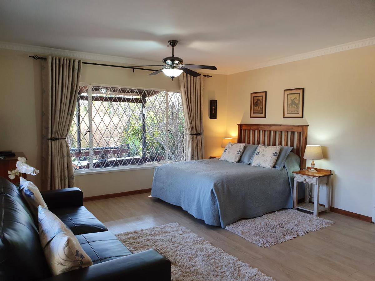 Pine Tree Lodge Midrand Eksteriør billede