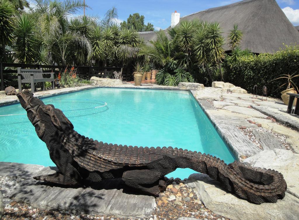 Pine Tree Lodge Midrand Eksteriør billede