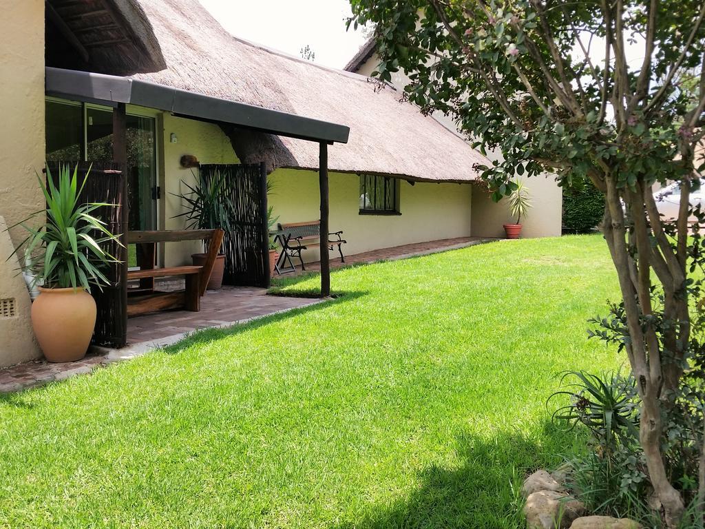 Pine Tree Lodge Midrand Eksteriør billede
