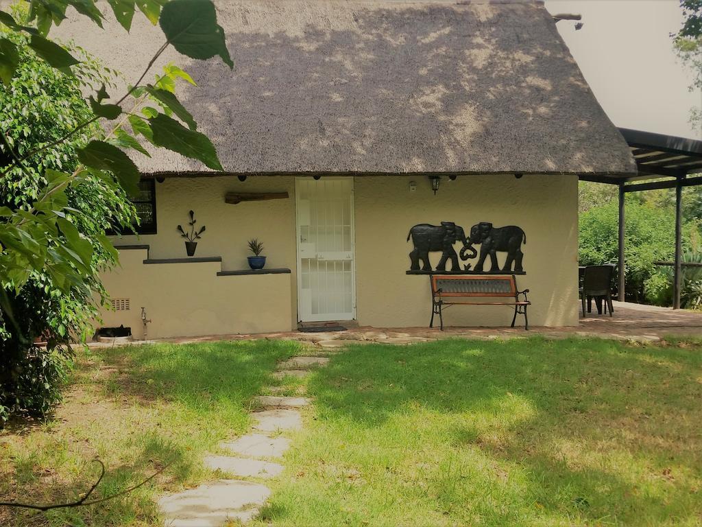 Pine Tree Lodge Midrand Eksteriør billede